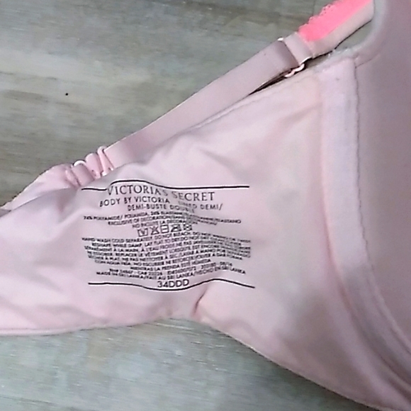 Victoria Secret bra 34DDD - Picture 2 of 3